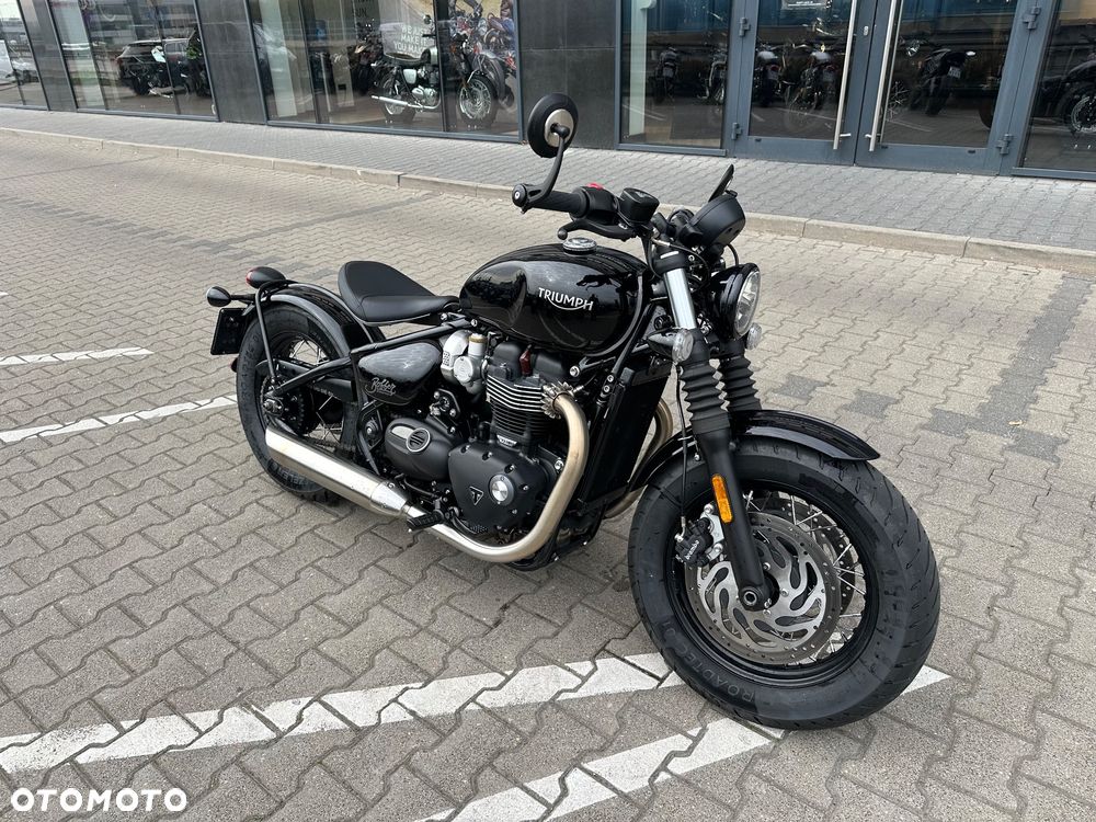 Triumph Bonneville Bobber - 3
