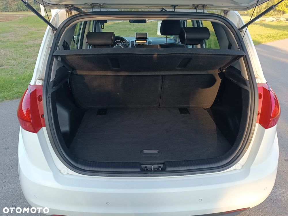 Kia Venga 1.4 Business Line - 31