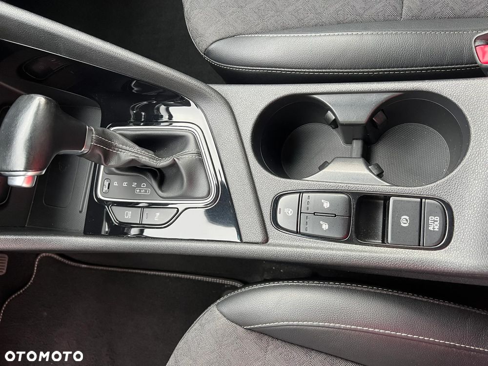 Kia Niro 1.6 GDI Hybrid L Business Line - 24