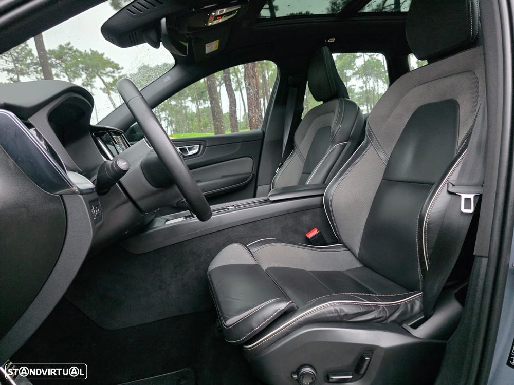 Volvo XC 60 2.0 T6 PHEV R-Design AWD - 10