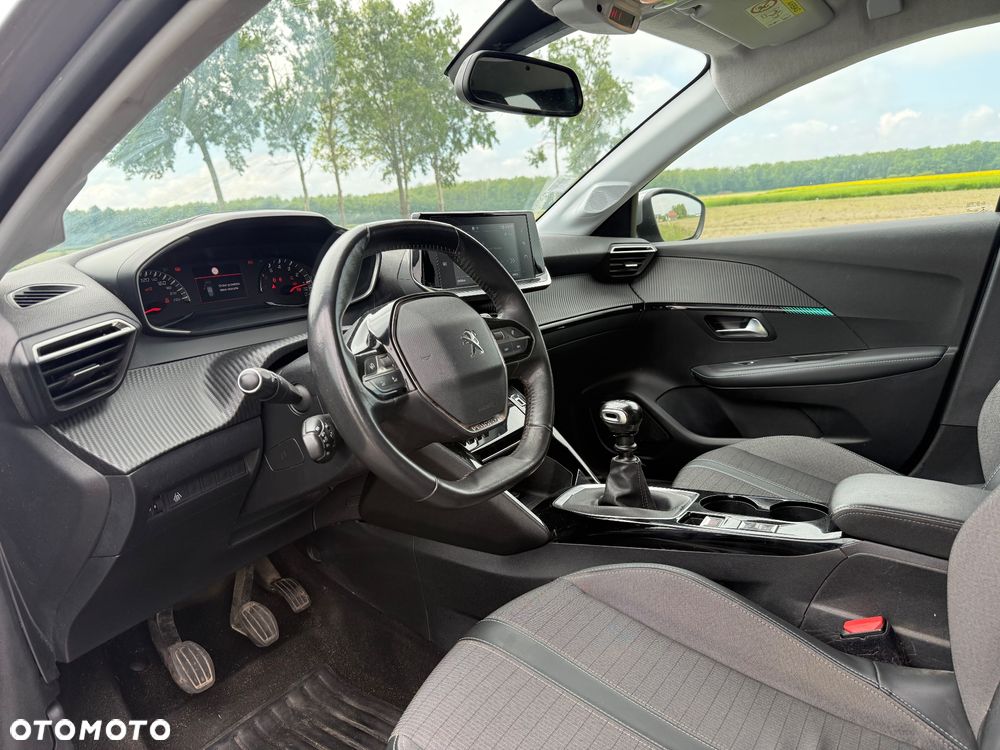 Peugeot 208 - 9