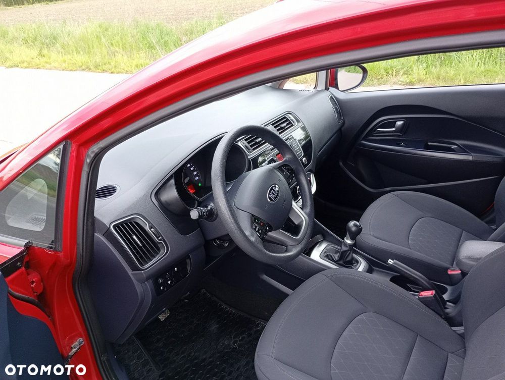 Kia Rio - 12