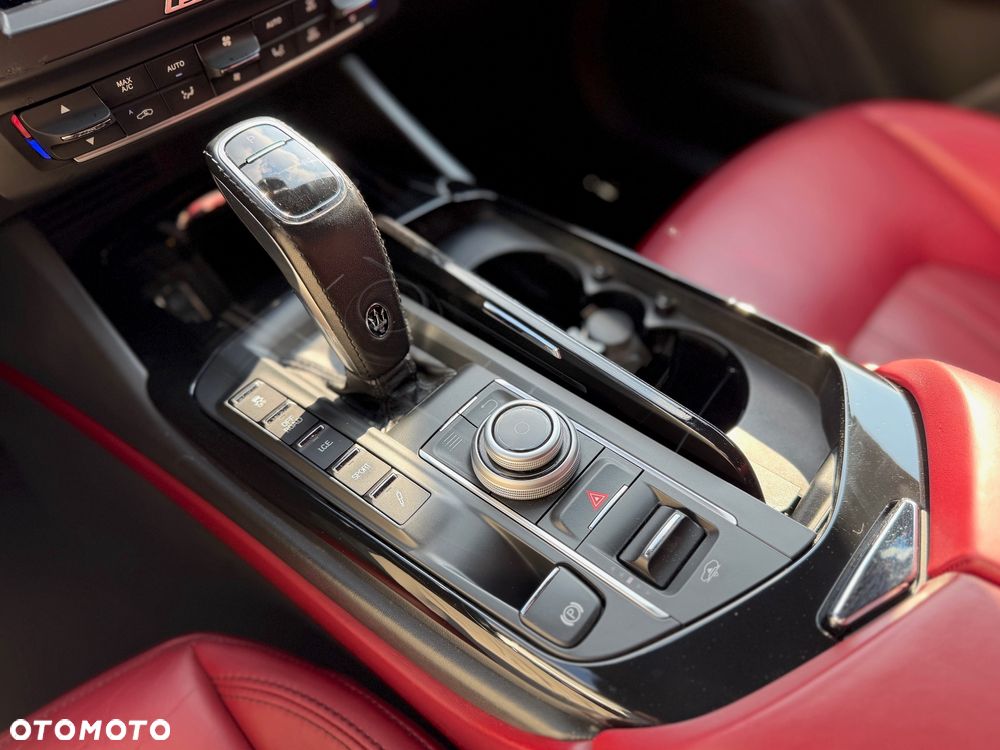 Maserati Levante Granlusso - 30