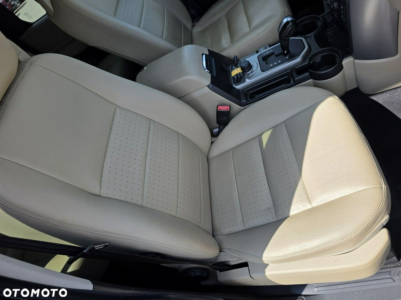 Land Rover Discovery IV 2.7D V6 S - 24