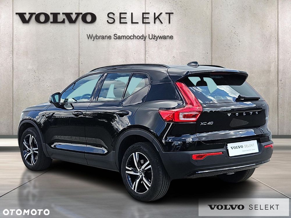 Volvo XC 40 B3 Plus Dark - 3