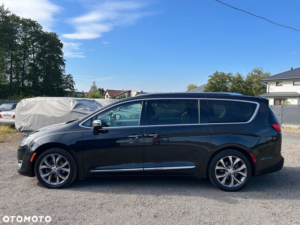 Chrysler Pacifica - 10