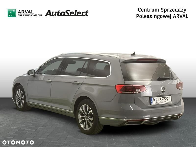 Volkswagen Passat - 4