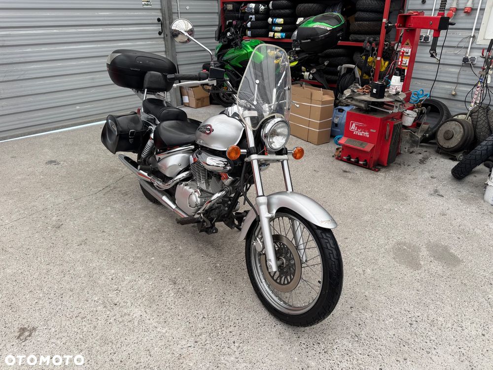 Suzuki Intruder - 1