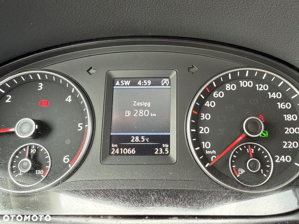 Volkswagen Touran 2.0 TDI DPF DSG Life - 25