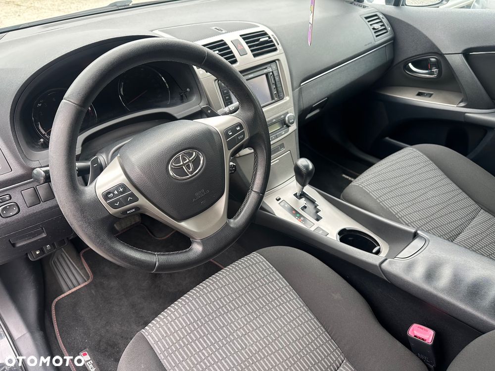 Toyota Avensis 1.8 Sol plus NAVI MS - 8
