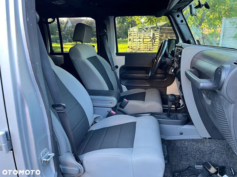 Jeep Wrangler Unlimited 3.8 Automatik Sahara - 7
