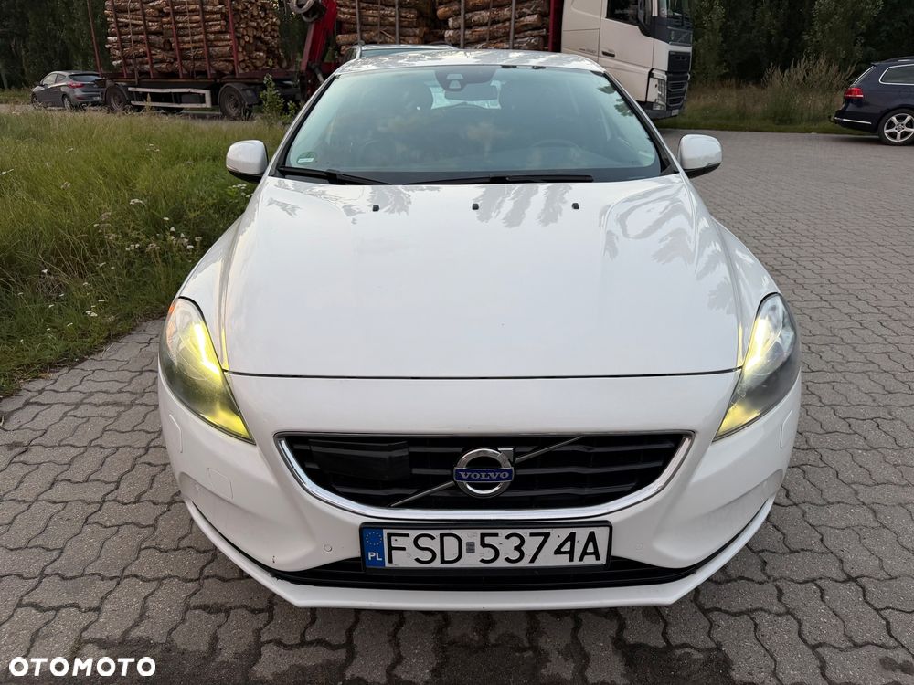 Volvo V40 D4 R Design - 3