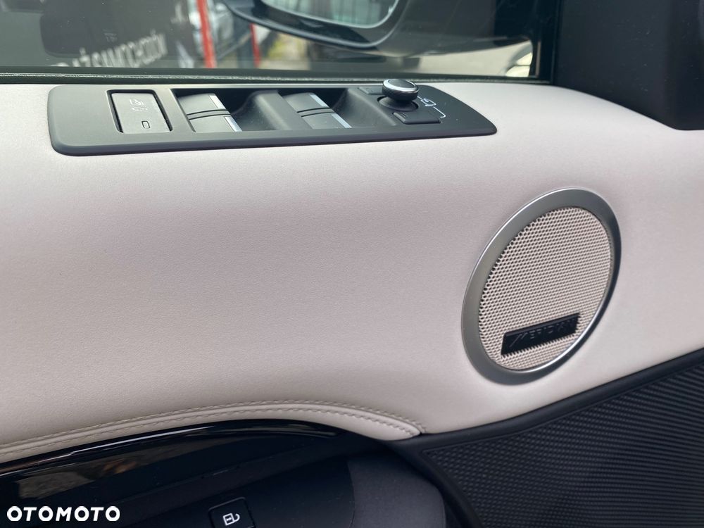 Land Rover Discovery V 2.0 P300 - 24