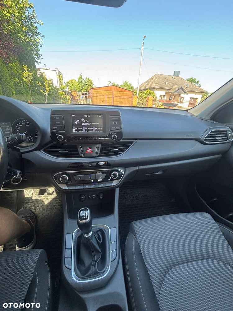 Hyundai i30 1.6 D Classic + - 16