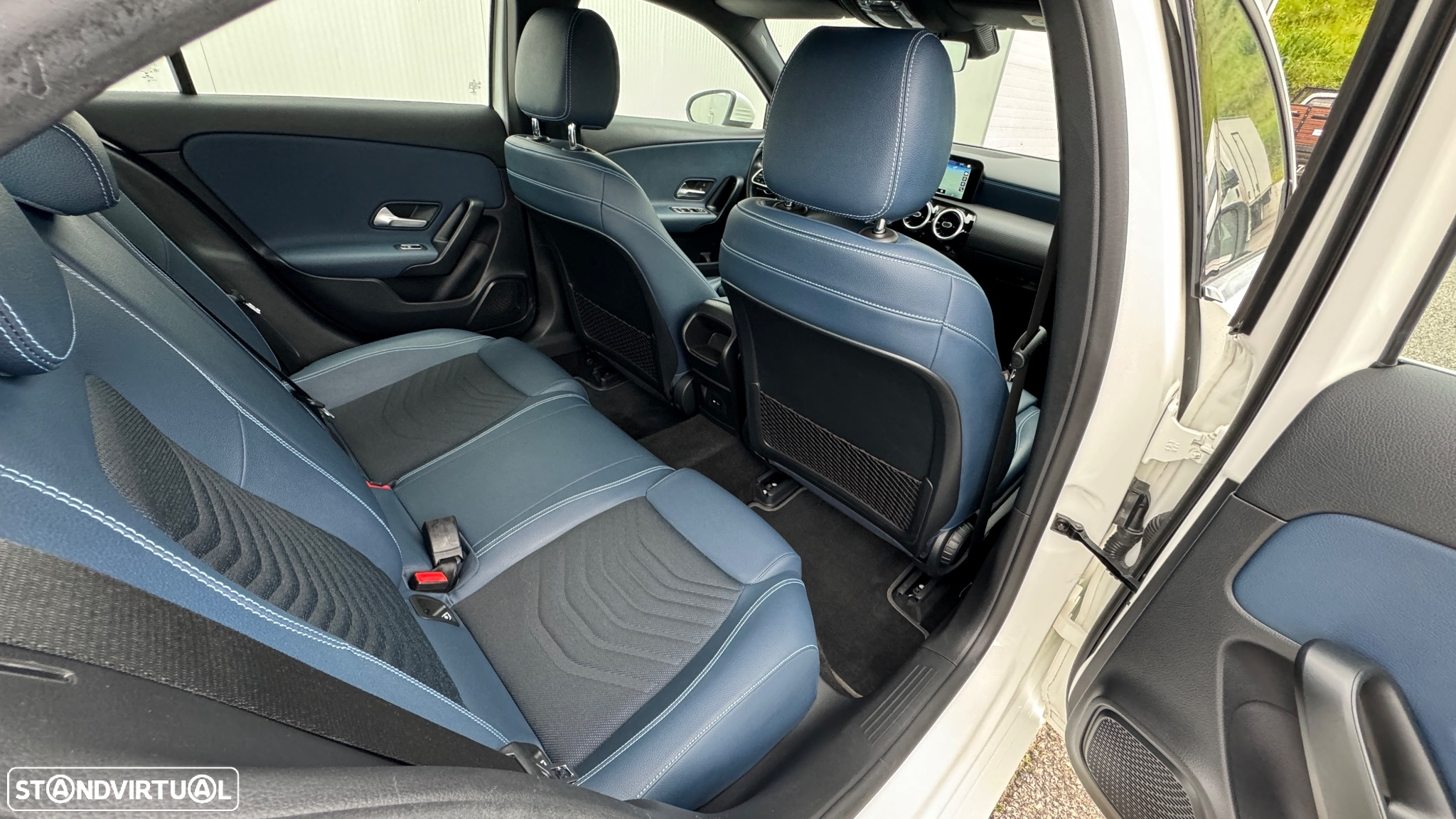 Mercedes-Benz A 250 Limousine e Style Plus - 25