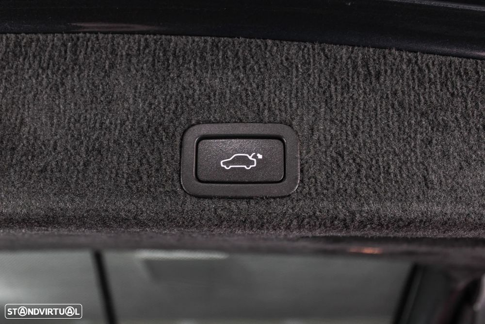 Volvo XC 60 2.0 D4 R-Design Geartronic - 36