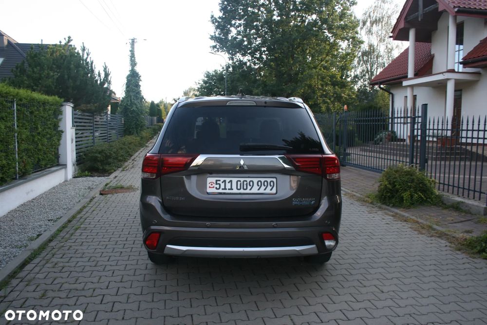 Mitsubishi Outlander Intense + - 14