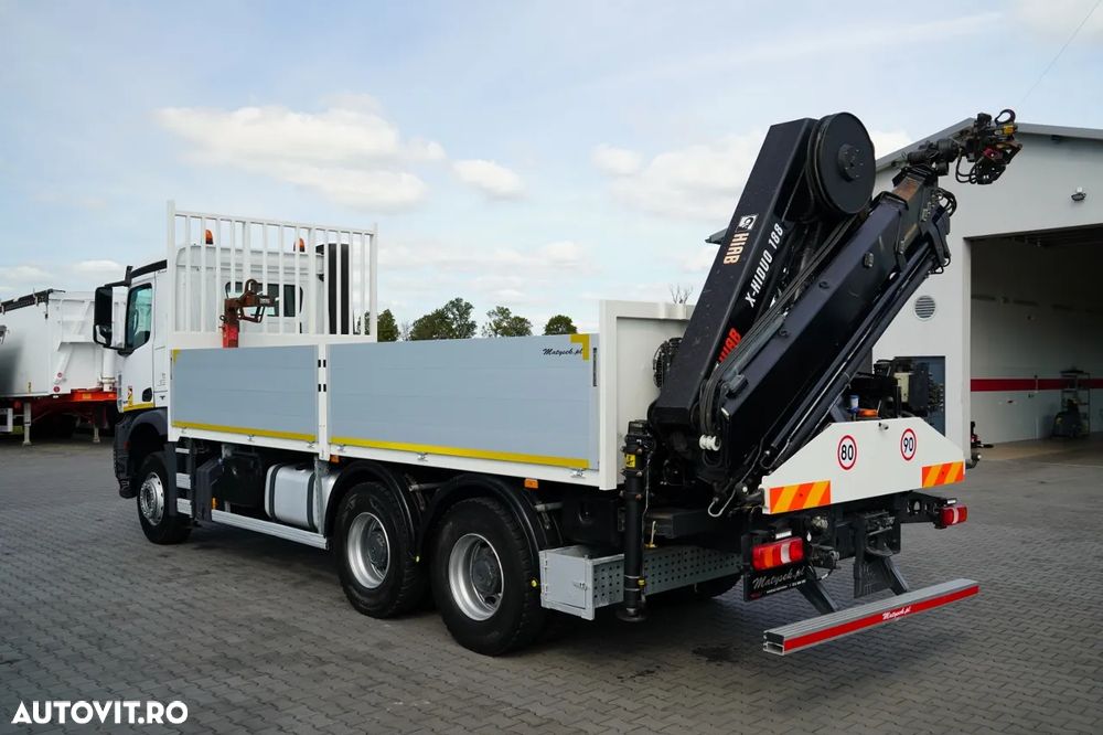 Mercedes-Benz AROCS 2643 / 6x4 / CAROSERIE CU BALANȚĂ - 6,3 M / MACARA HIAB X-HIDUO 188 ES-4 / CAPACITATE MAXIMĂ DE RIDICARE: 5.300 KG / ROTATOARE / PODEA HEAVY-DUTY / TRANSMISIE AUTOMATĂ - 13