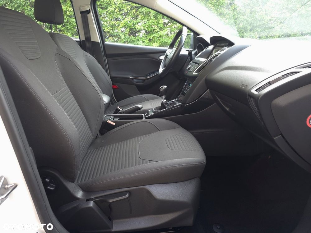 Ford Focus 2.0 TDCi Titanium ASS - 12
