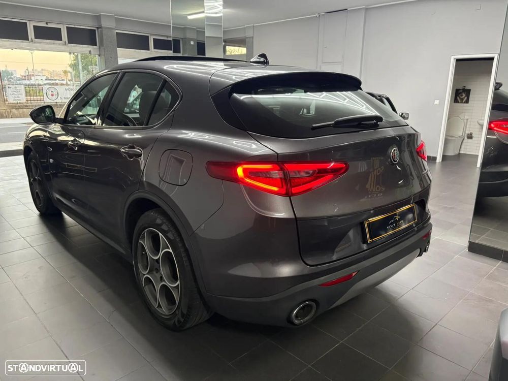 Alfa Romeo Stelvio - 4