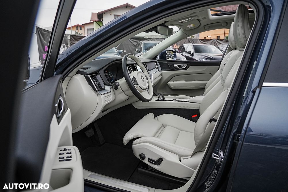 Volvo XC 60 Recharge T6 Twin Engine eAWD Inscription Expression - 11