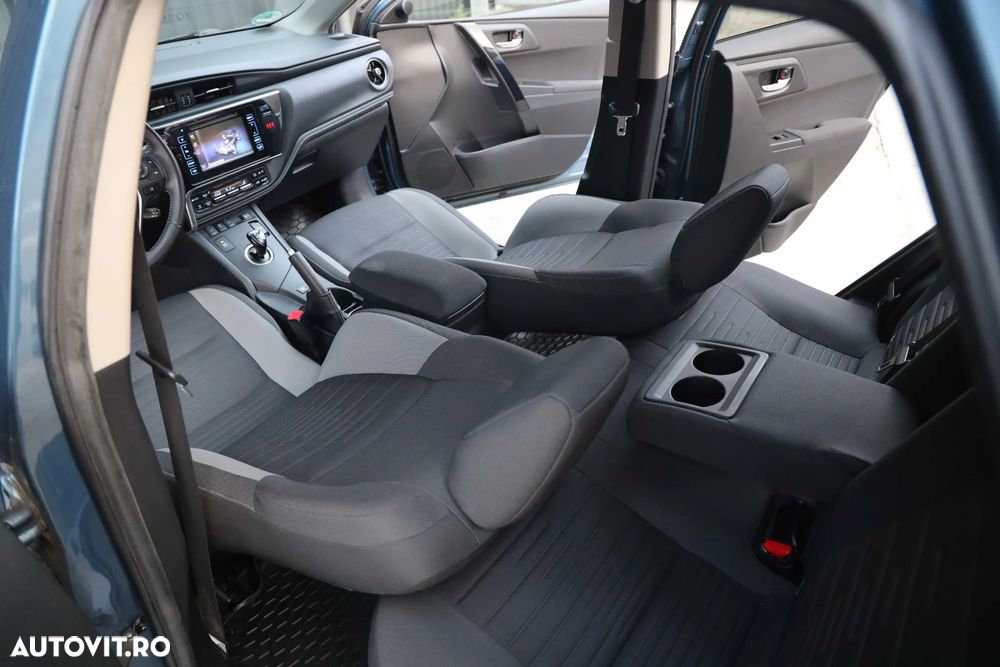 Toyota Auris 1.8 VVT-i Hybrid Automatik Design Edition - 6