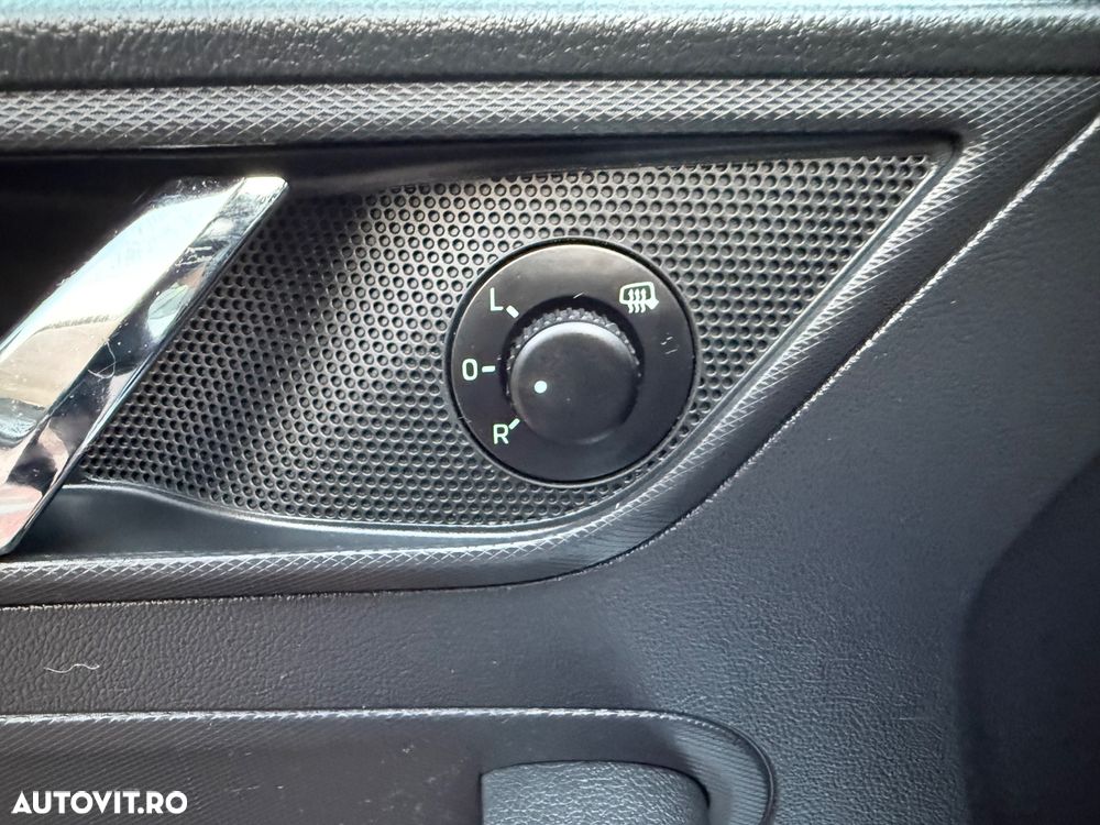 Skoda RAPID 1.4 TDI DSG Ambition - 36