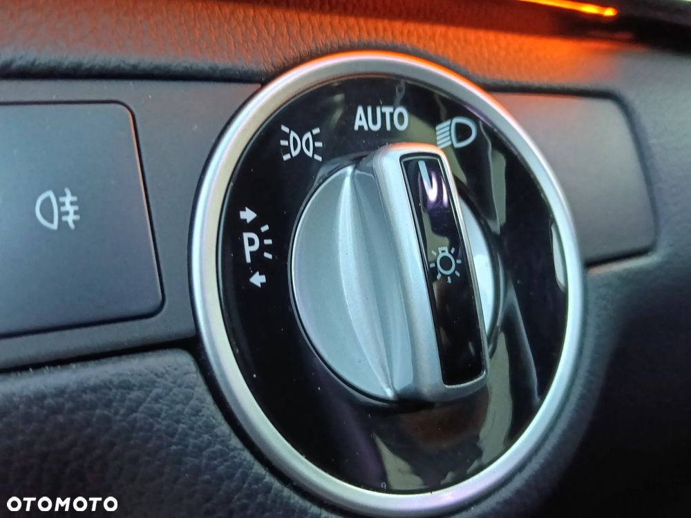 Mercedes-Benz Klasa E - 18