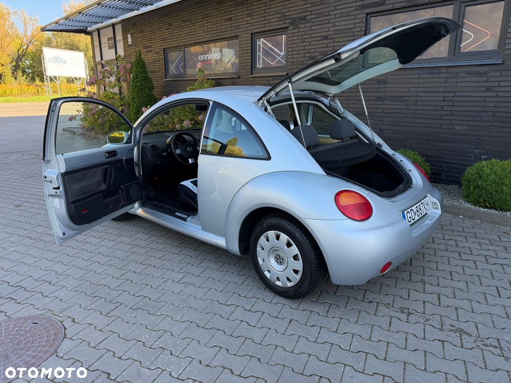 Volkswagen New Beetle - 9