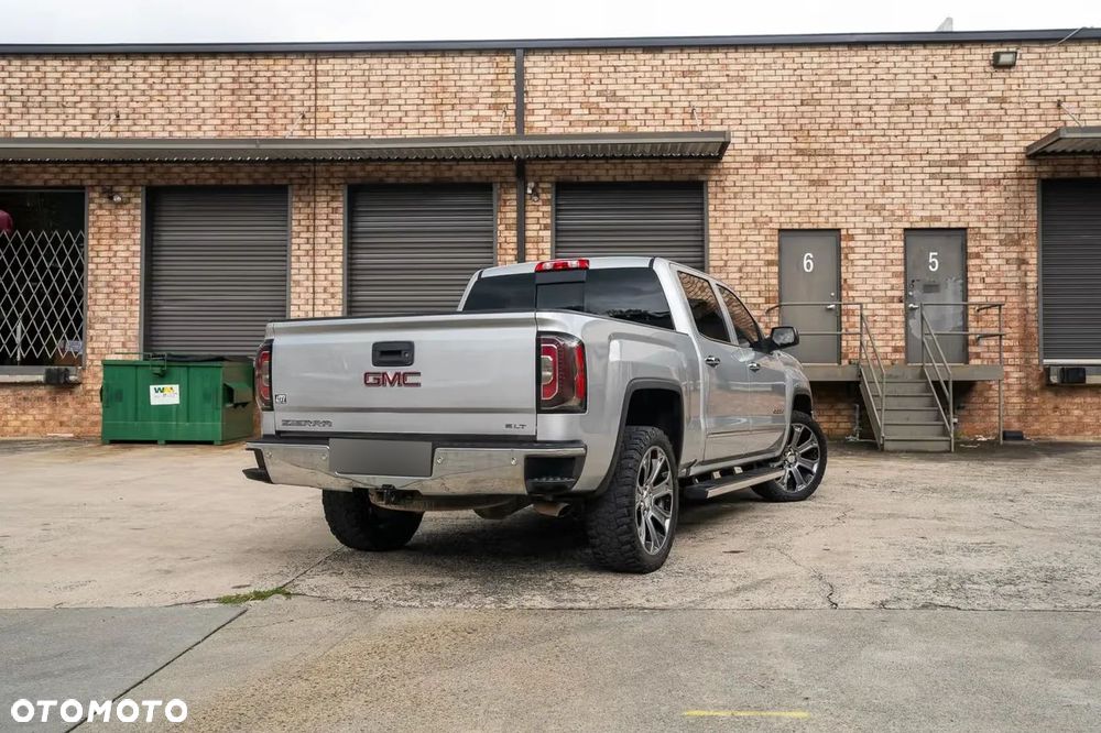 GMC Sierra - 2