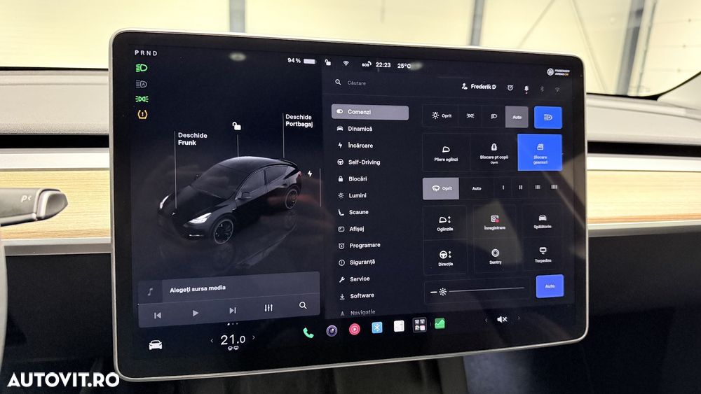 Tesla Model Y - 27