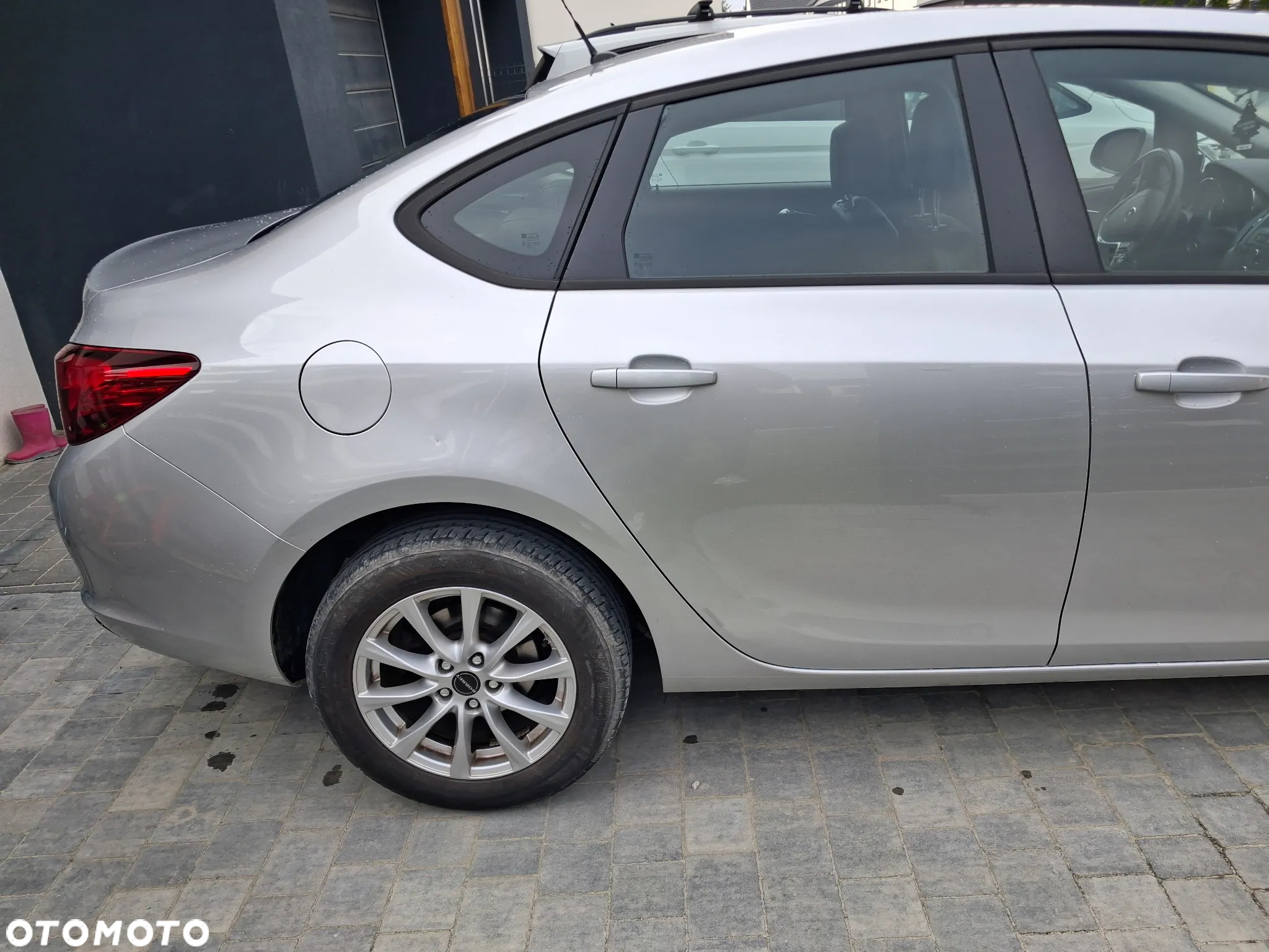 Opel Astra IV 1.4 T Business EU6 - 8