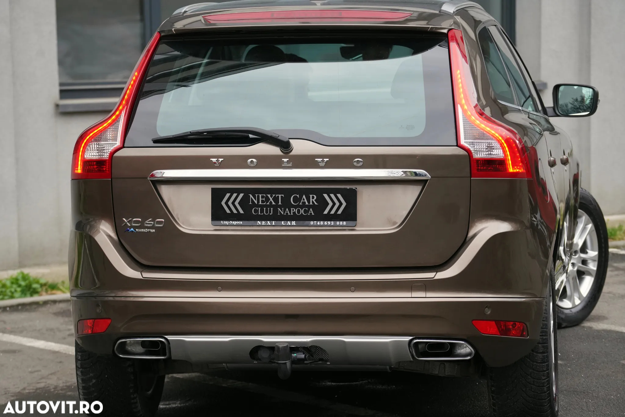 Volvo XC 60 D5 AWD Geartronic Summum - 3