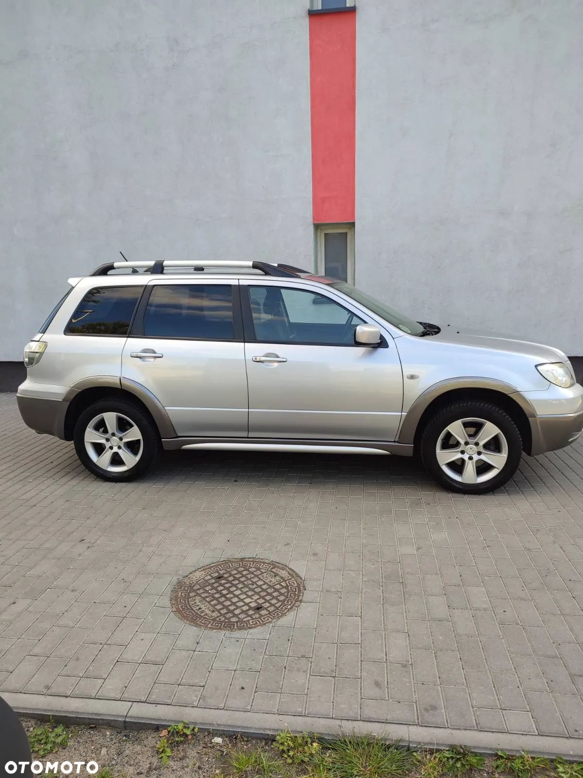 Mitsubishi Outlander 2.4 Intense (lea) - 1