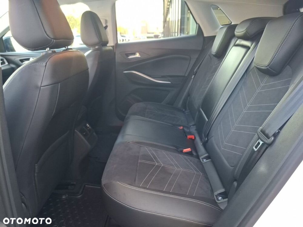 Opel Grandland 1.2 T GS S&S - 11