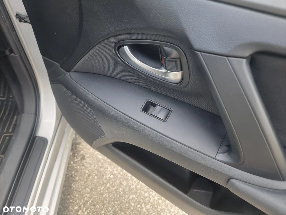 Toyota Avensis 1.8 Active - 13