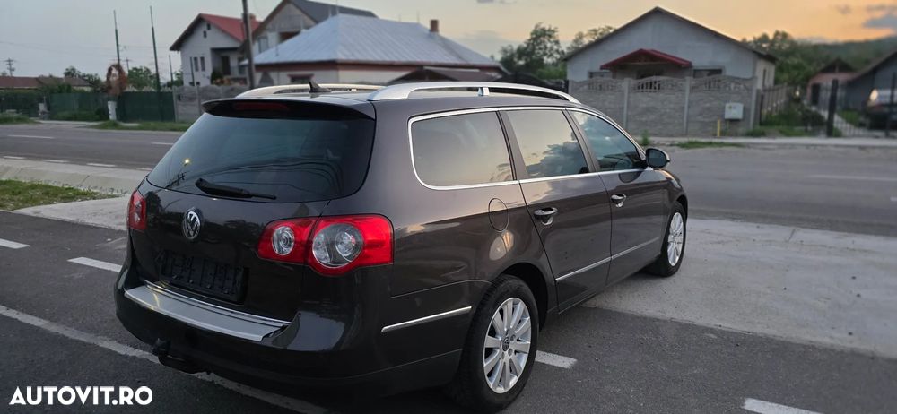 Volkswagen Passat 2.0 TDI DPF Highline - 9