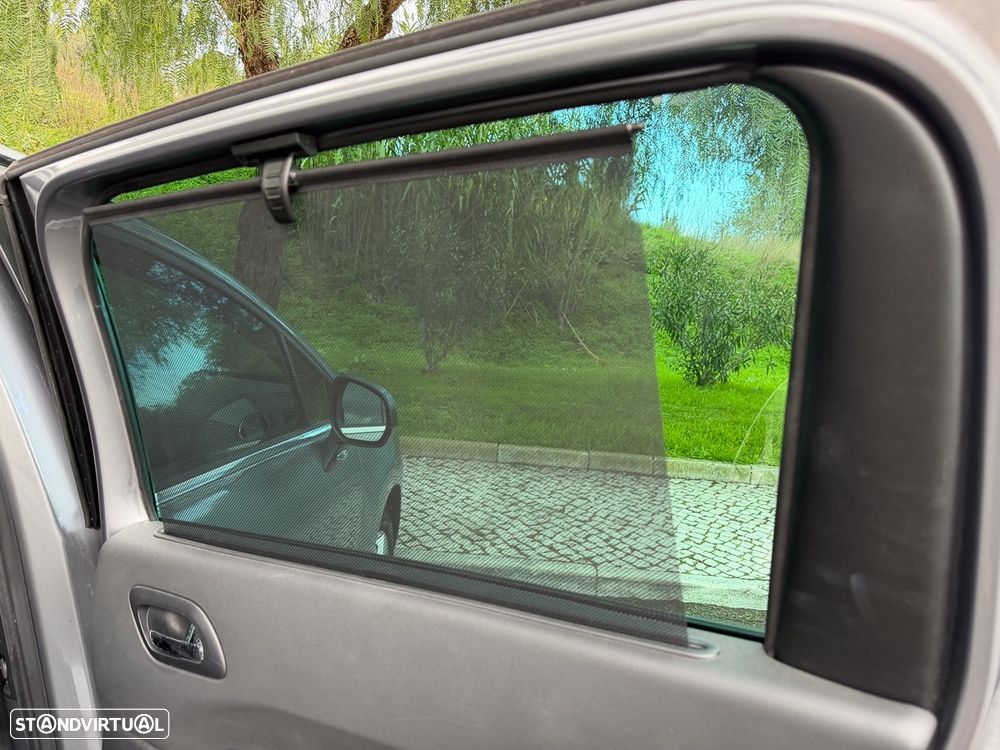 Peugeot 5008 1.6 E-HDi 7L Allure 2-Tronic J17 - 33