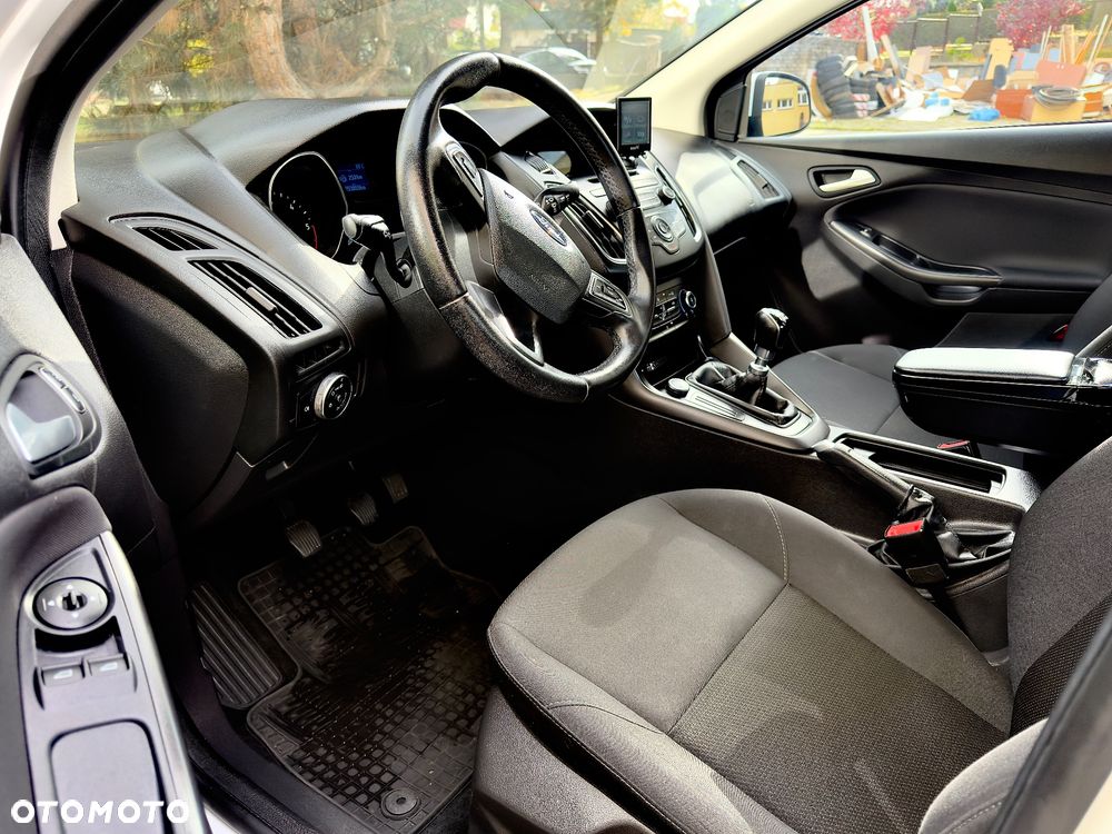 Ford Focus - 30
