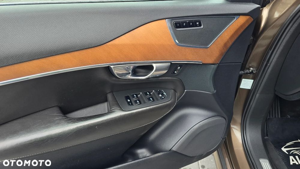 Volvo XC 90 D5 AWD Geartronic Inscription - 36