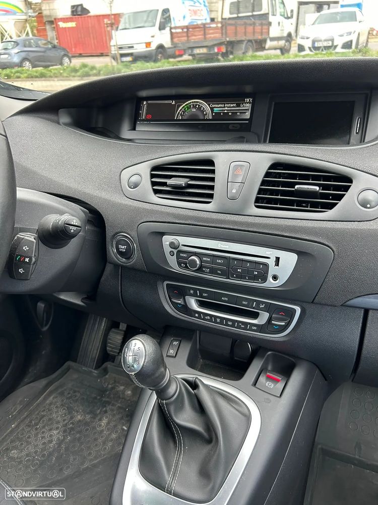 Renault Mégane Scénic - 11