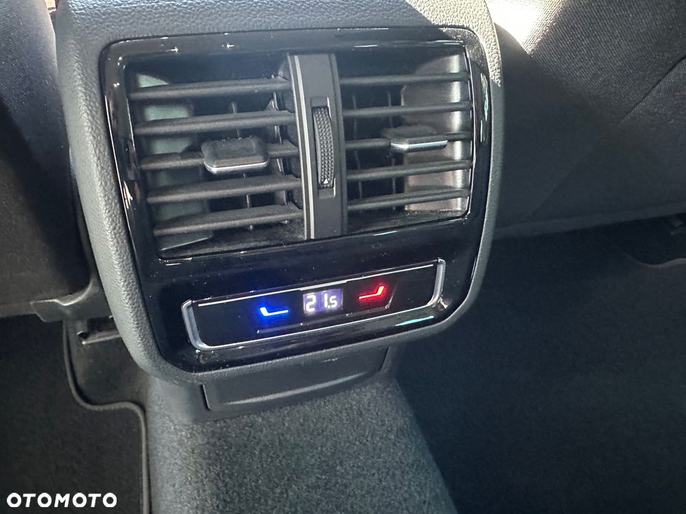 Volkswagen Passat - 27