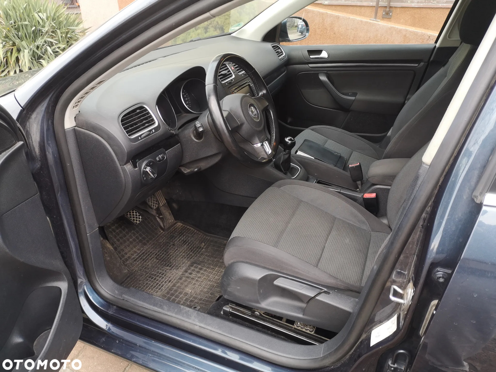 Volkswagen Golf VI 1.6 TDI Highline - 29