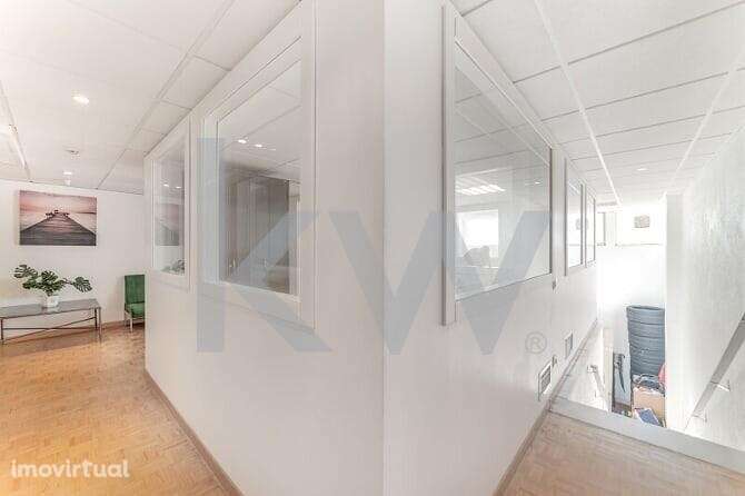 Amplo Espaço Comercial Venda ou Arrendamento em Cascais  280m2  compos - Grande imagem: 2/10