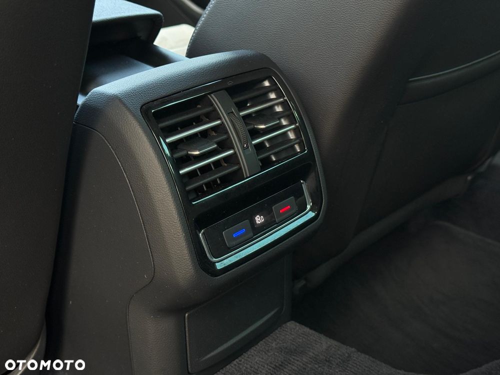 Volkswagen Passat 2.0 TDI SCR (BlueMotion Tech) 4Mot DSG Highline - 25