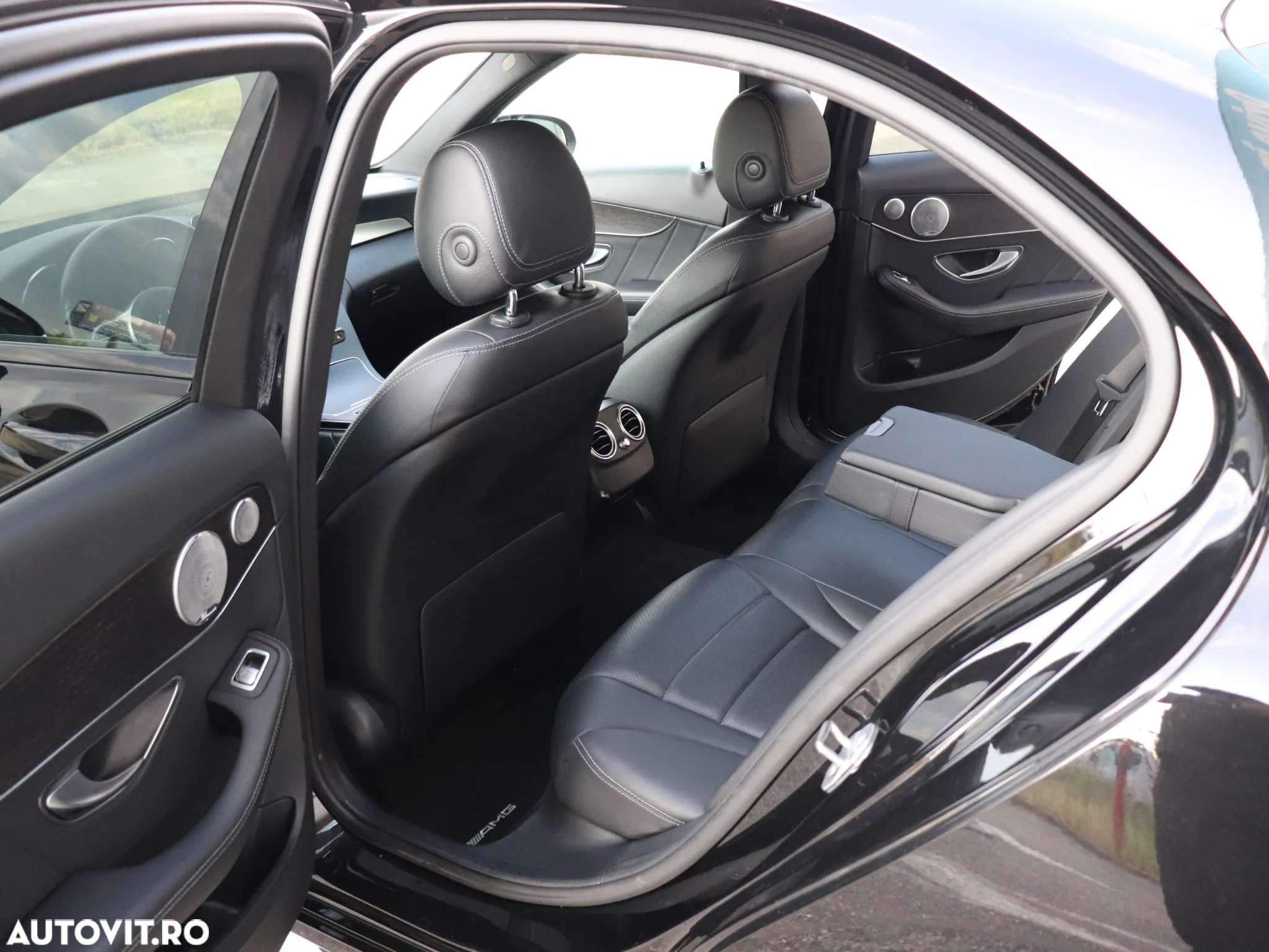 Mercedes-Benz C 220 d 4Matic 9G-TRONIC AMG Line - 25