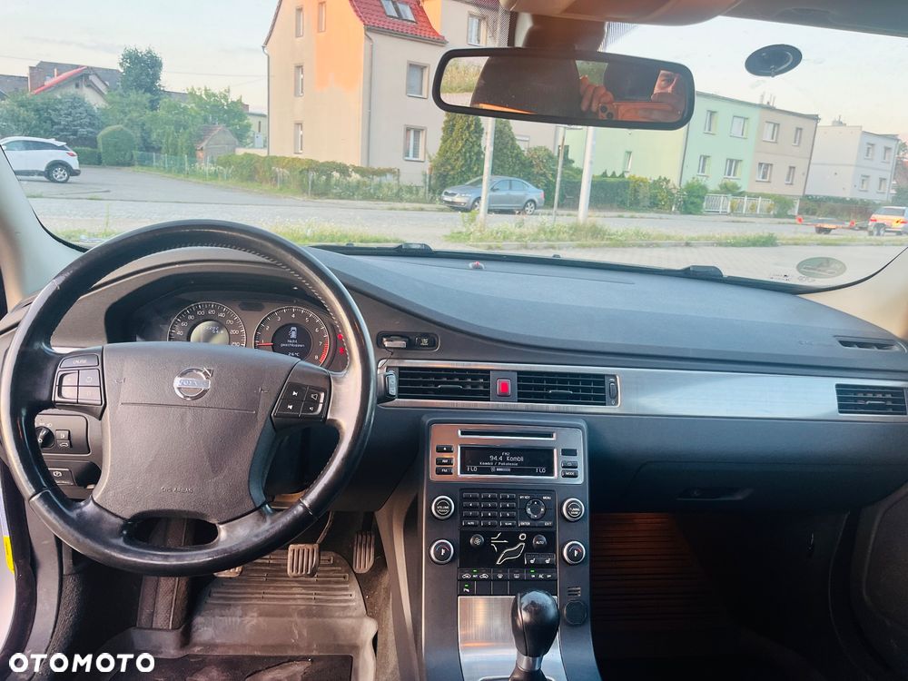 Volvo V70 2.0 - 12