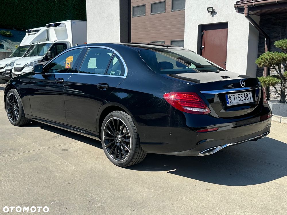 Mercedes-Benz Klasa E 220 d 4-Matic 9G-TRONIC - 4