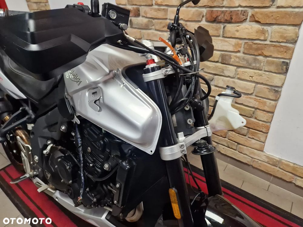 Triumph Tiger - 16