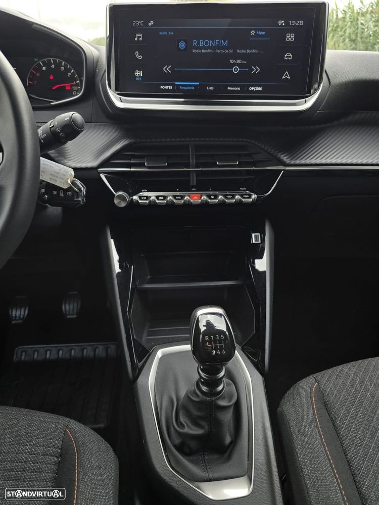 Peugeot 2008 1.2 PureTech Style - 12